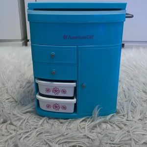 American girl doll hair salon (COMES WITH SOME ACCESSORIES)